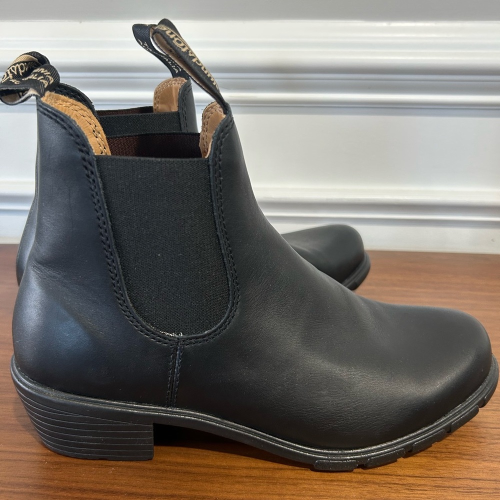 Women’s Blundstone Boots Size US 10